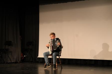 »Mamica je kakor zarja« (21)